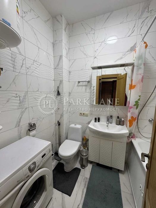 Центр Поділ Продаж 2к квартири Верхній Вал 50а Контрактова площа