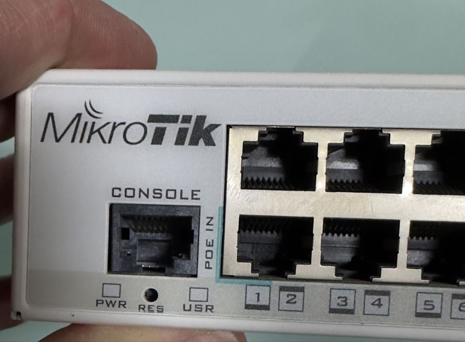 MikroTik Switch 24 Portas Gigabit 2 SFP