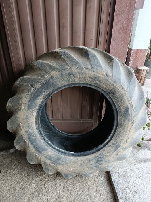 Pneus trator usados Good Year 14.9 R24