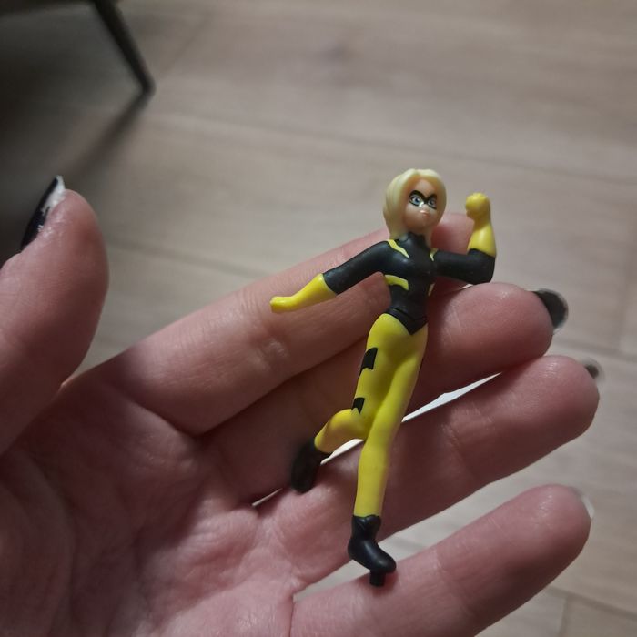 Figurka miraculum Kinder