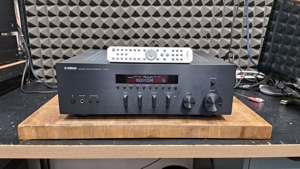 Amplituner Yamaha R-S300 z pilotem stereo
