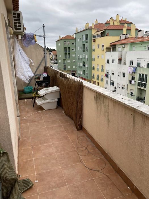 Quarto em T2 para arrendar