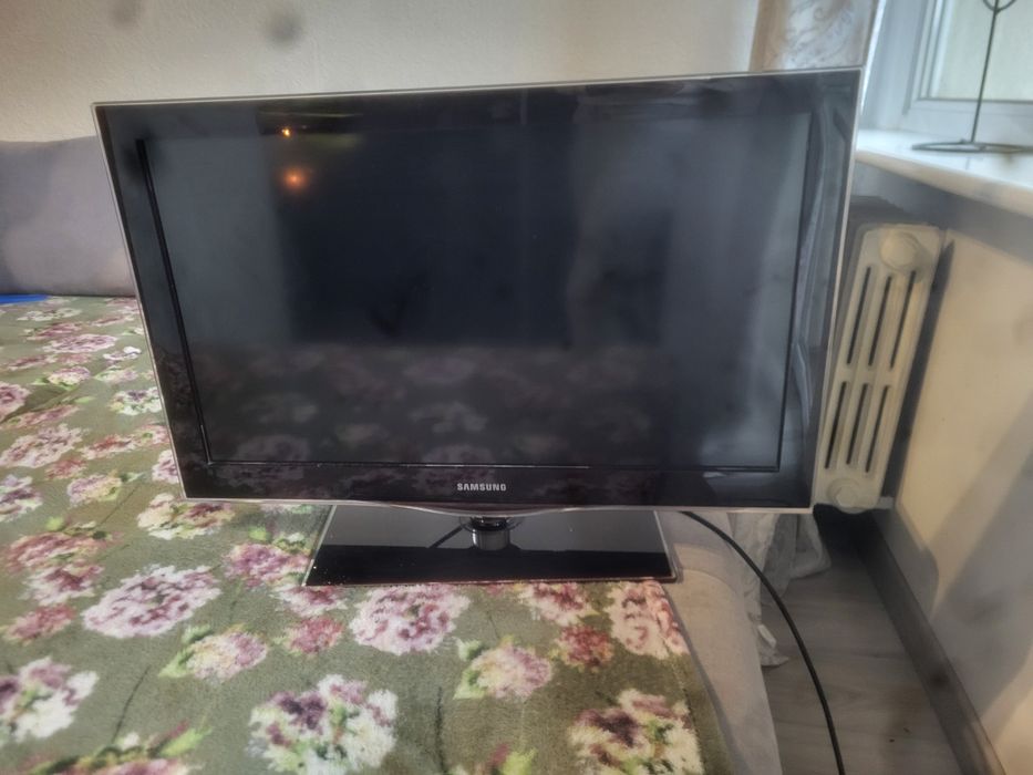 32 całe tv sprzedam