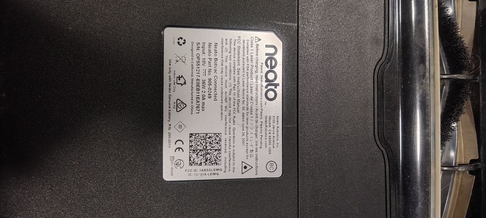 Продам робот пылесос Neato на запчасти