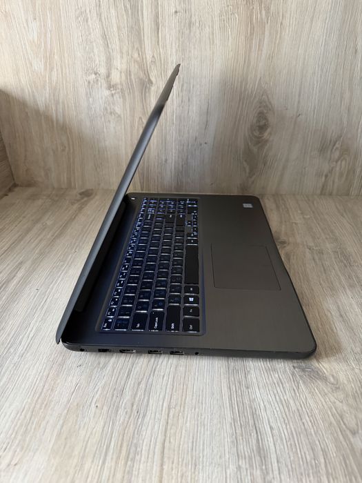 Ноутбук Тонкий DELL i7 8GB D4 SSD 256GB дсветка