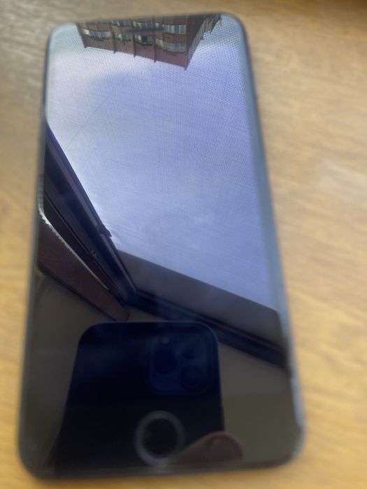 IPhone 8+ 64 гб.