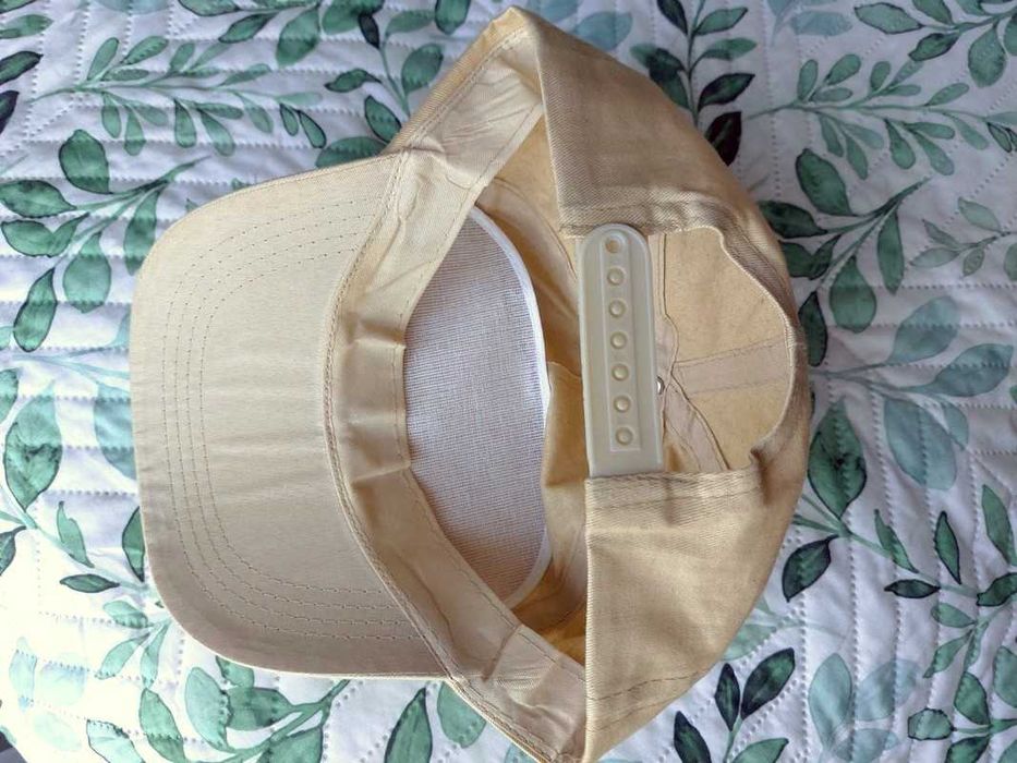 Czapka z daszkiem beżowa baseball