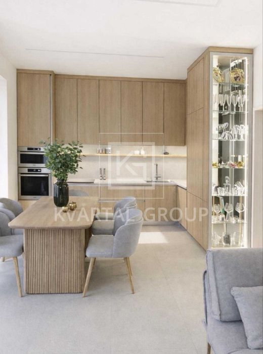 Продам новий дуплекс .СУПЕР локація БУЧА