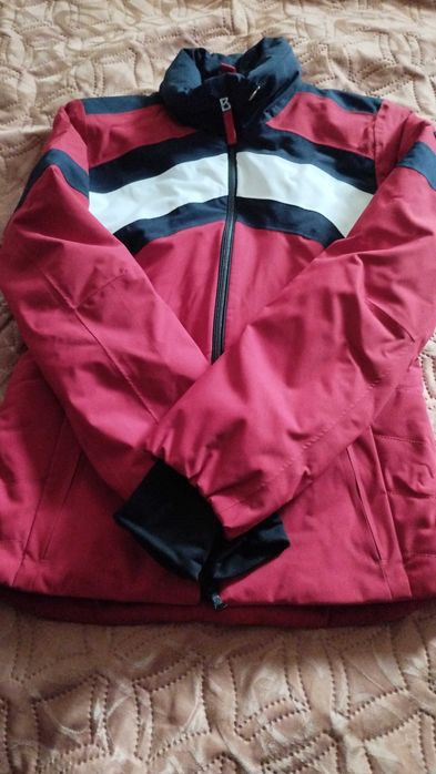 Куртка жіноча з капюшоном