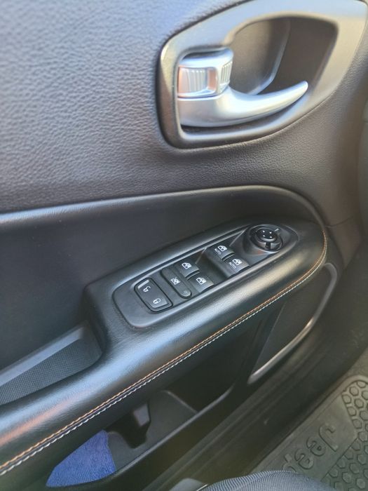 Продам Jeep Compass  Sport (4*4)2021року  2.4L бензин