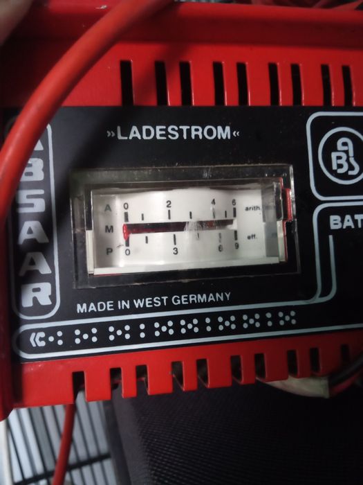 Зарядні пристрої з Німеччини 12 В