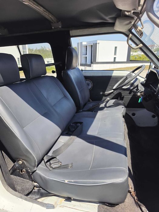 Mitsubishi L300 2.5D  9 Lugares