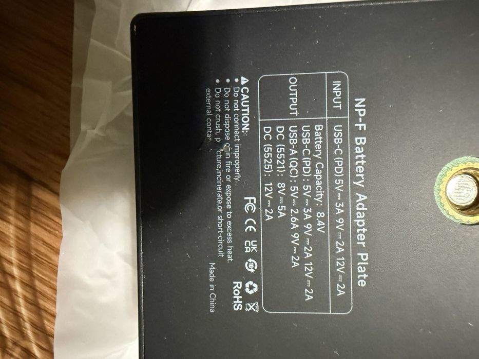 Адаптер батарей серии NP-F.