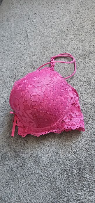 Nowy biustonosz w kolorze fuksji 80 C