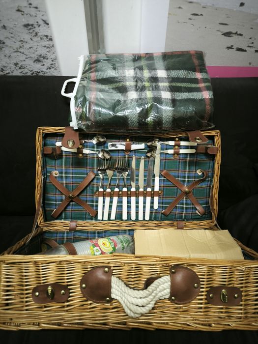 Mala Picnic com acessórios