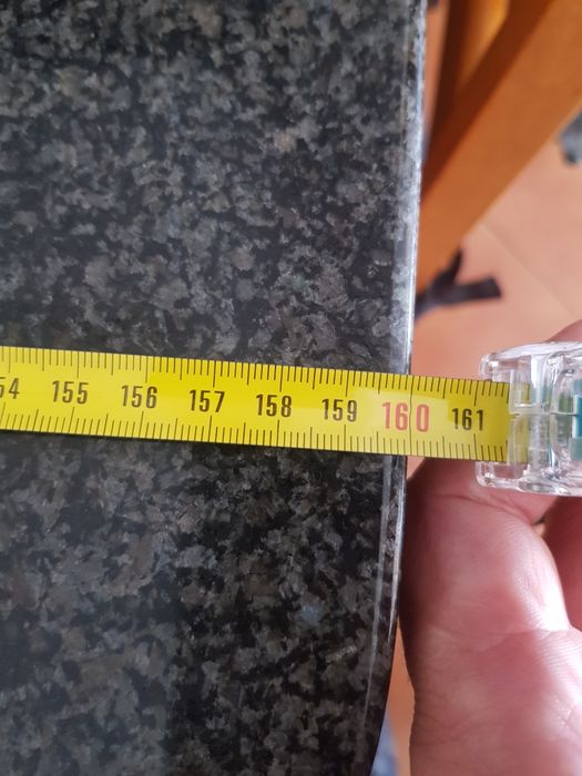 Conjunto de mesa  e cadeiras