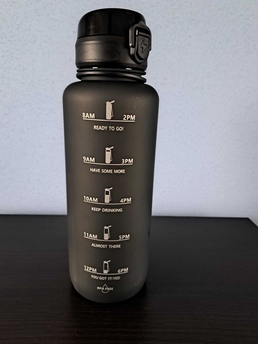 Sportowa butelka na wodę z koszyczkiem na lód 1500 ml