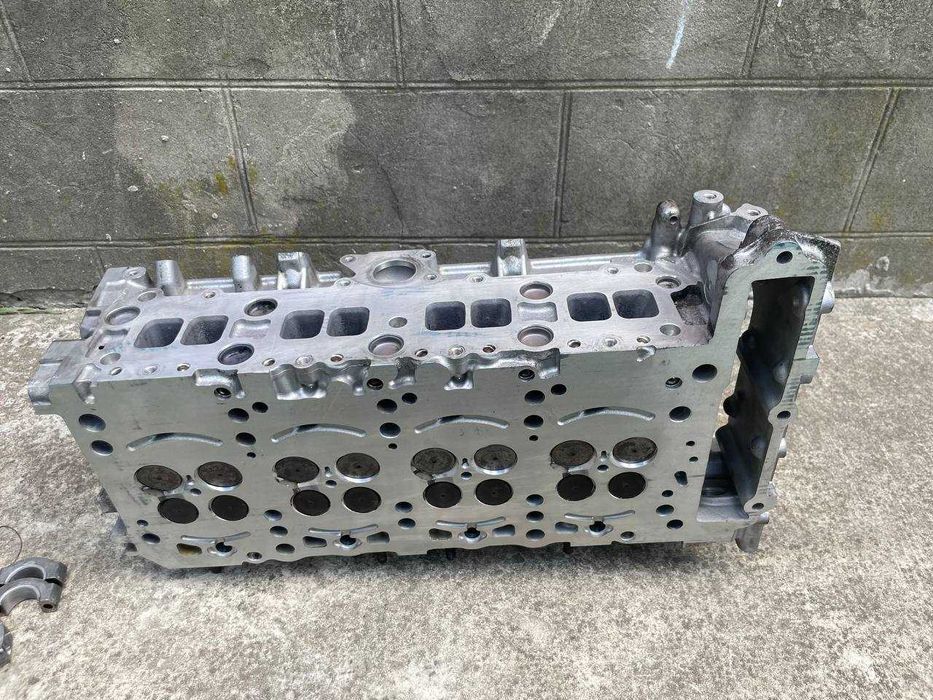 Головка двигуна Mercedes Om651 ГБЦ двигателя мотора W639 W212 W446 Sprinter 906