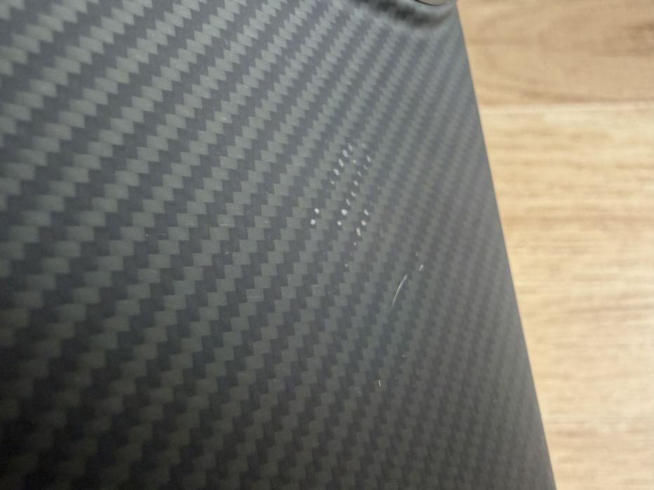Karbon Pitaka iPhone 17 Pro Max