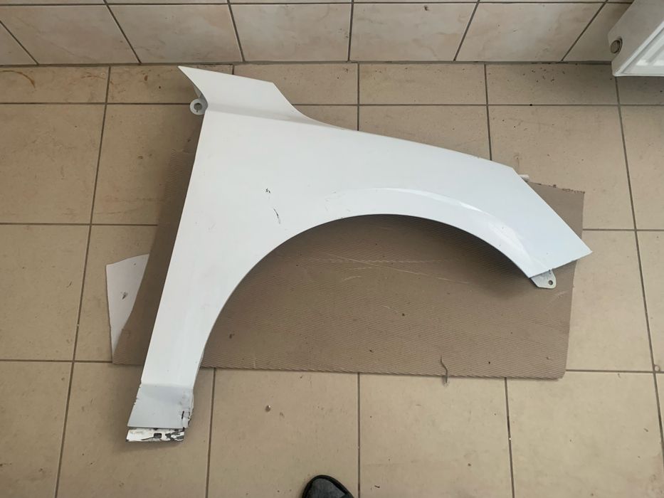 Ford Focus mk4 błotnik prawy