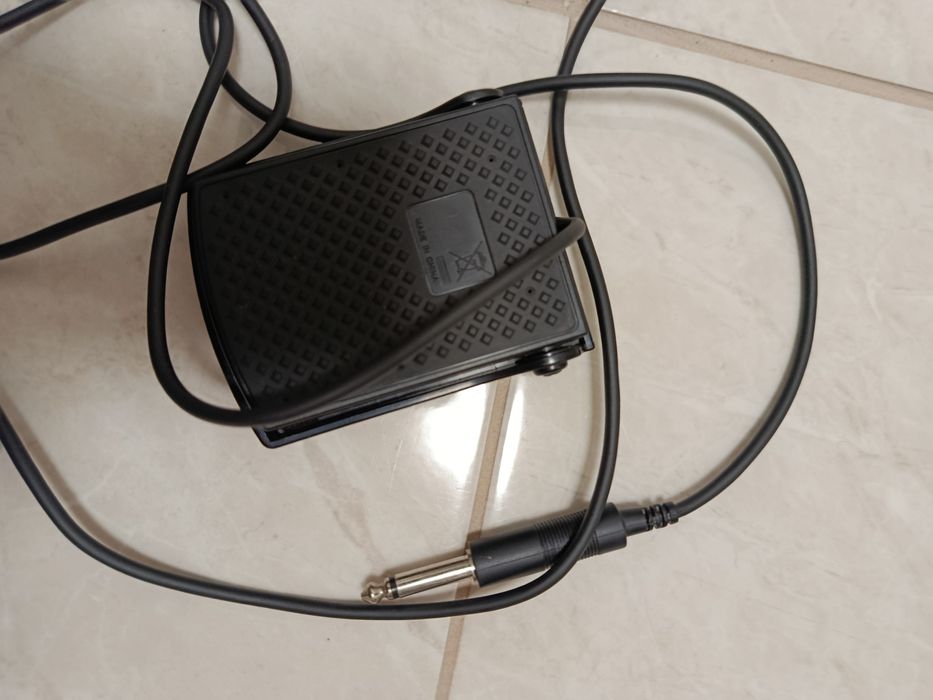 Лапка Yamaha електро піаніно