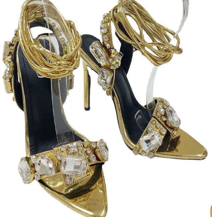 Nowe sandały szpilka 40