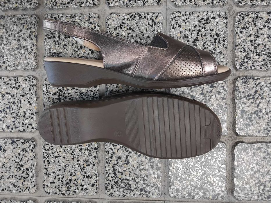 Sapato cunha bronze T38