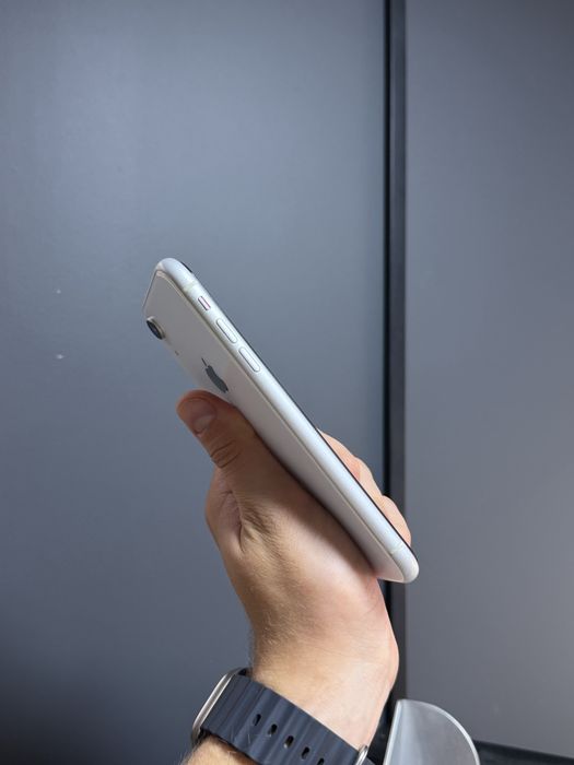 iPhone XR 64Gb White