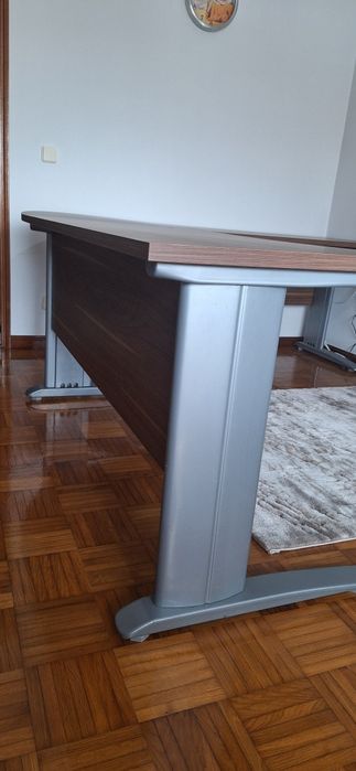 Office composed of 3 modules64398283332609124