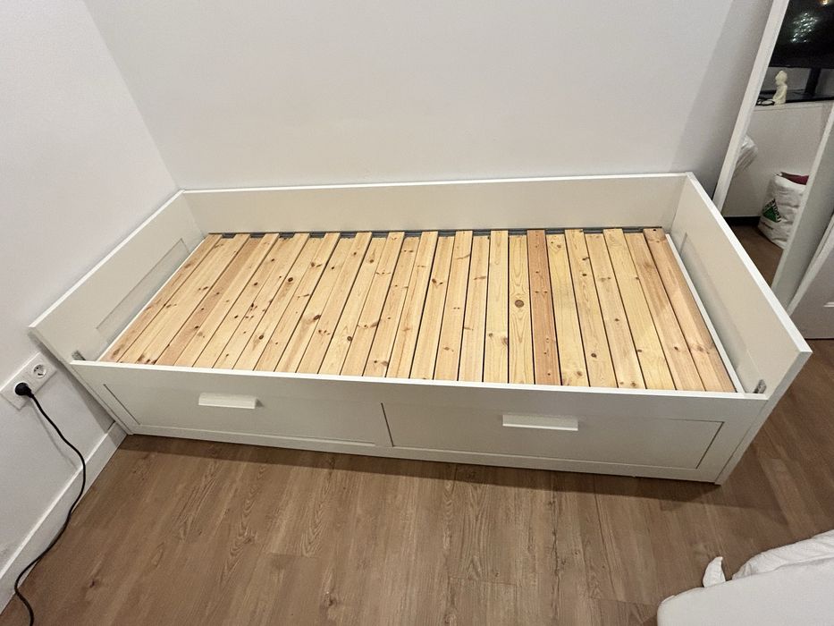 Cama individual/dupla Brimnes da IKEA
