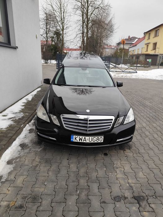 Karawan Mercedes W212