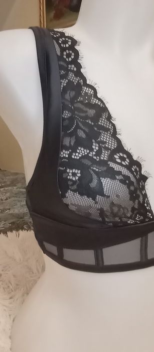 Biustonosz  gorset  Hunkemöller XS koronkowy czarny z metką
