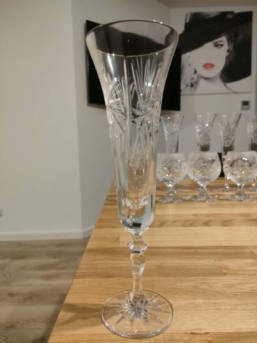 Zestaw naczyń kryształowych koniakówki i szampanówki