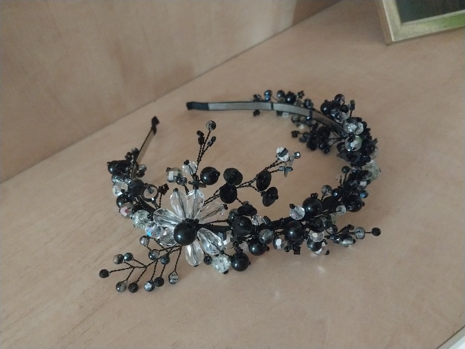 Обруч (діадема) з бісеру