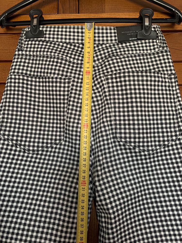 Calcas xadrez best sale stradivarius