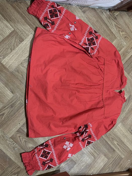 Вишиванка жіноча фірми Зара