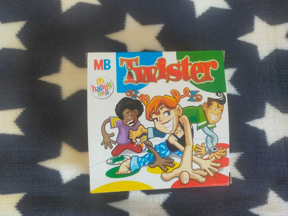 4 Jogos diversos Twister,cartas...