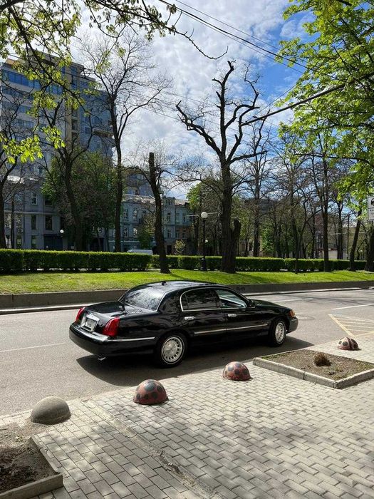 Lincoln Town Car 1999 VIN 1LNHM81W1XY691703 фото оголошення 3 з 14