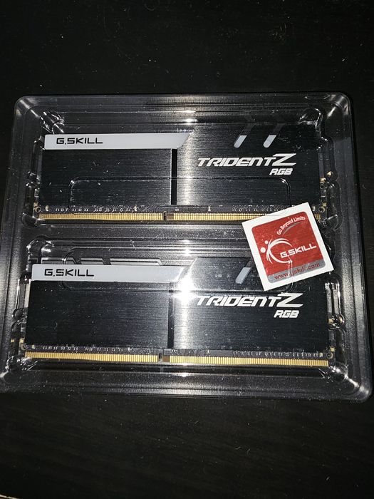 Memórias G.Skill Kit 32GB (2 x 16GB) DDR4 3600MHz Trident Z RGB CL17
h