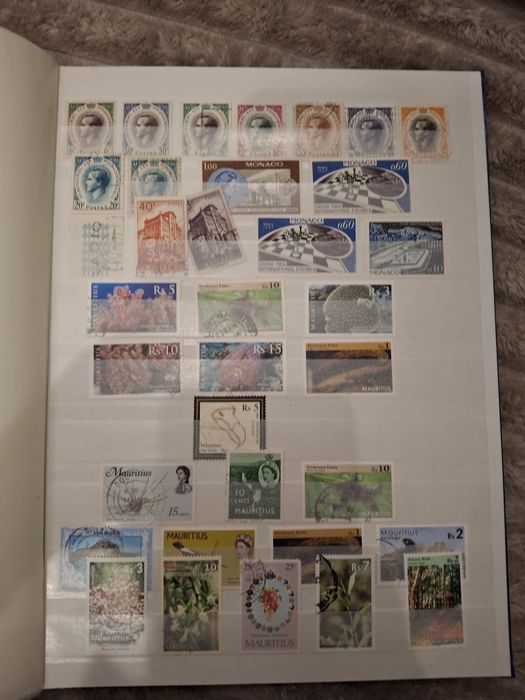 Klaser, różne kraje, bardzo dobry stan 16 stron