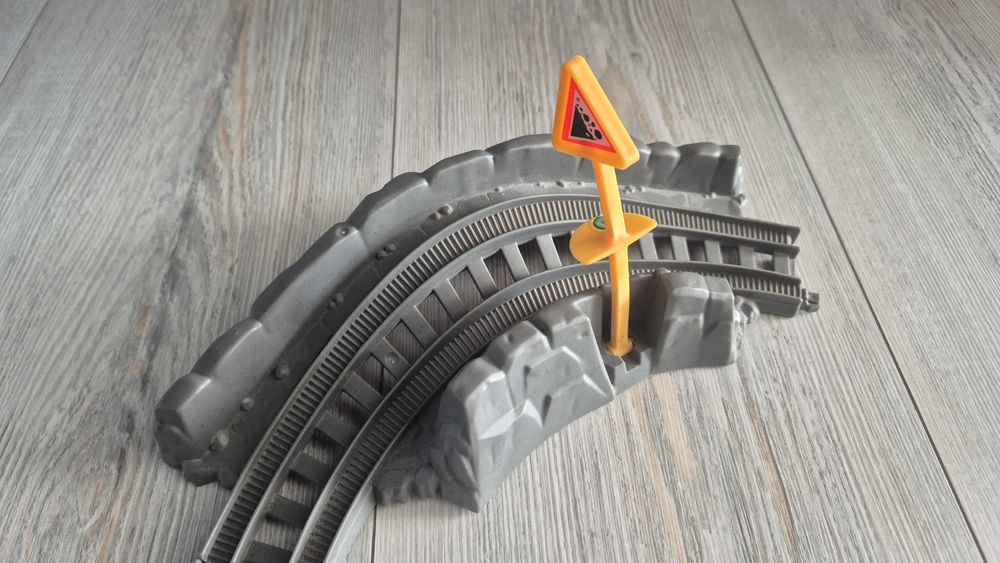 Tomek i przyjaciele tor do rozbudowy kolejki Niebezpieczny tor