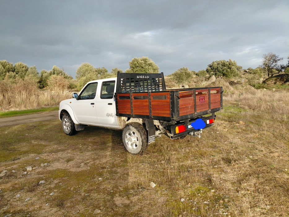 Nissan impecável