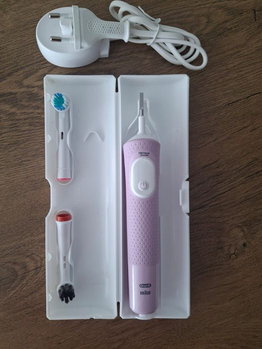 Зубна електрощітка Oral-b protimer 3 modes