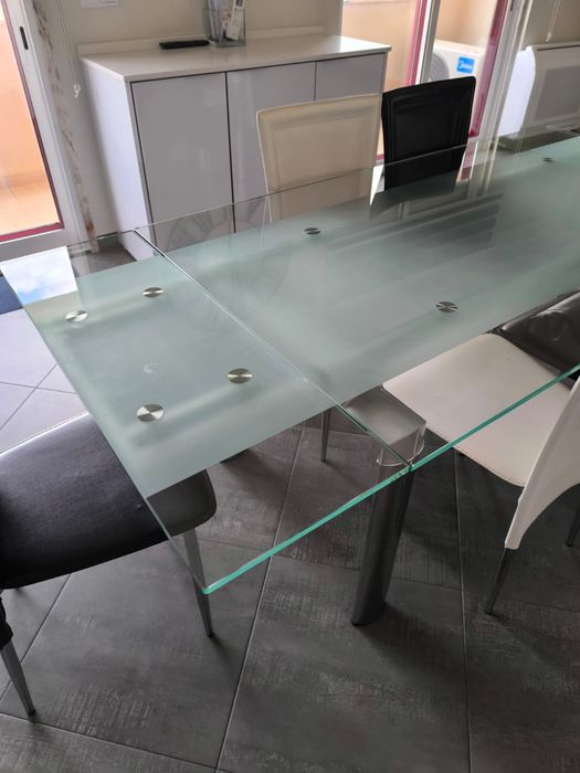 Conjunto de mesa 1,60/1,90/2,20 X,0,90 e 6 cadeiras