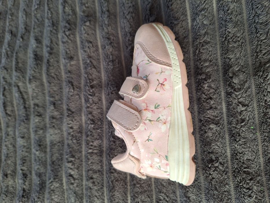 Дитячі кросівки дівчачі