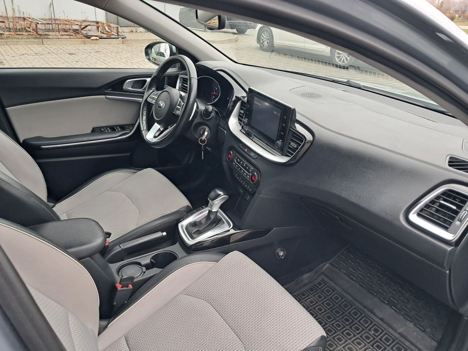 Продам Kia Ceed максимальный