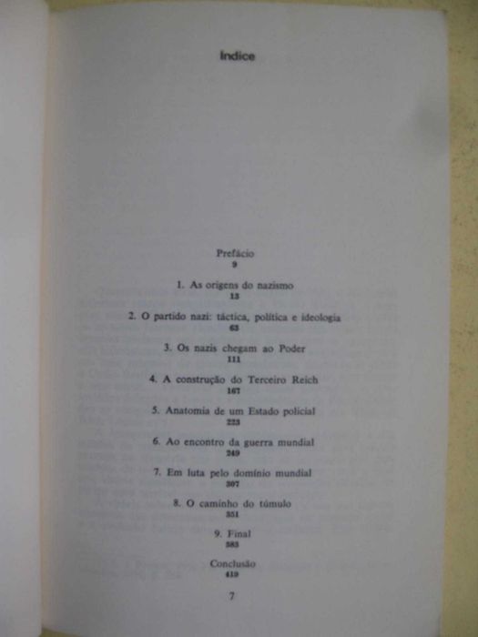 O criminoso N° 1 (O regime Nazi e o seu Fuhrer) 
de D. Melnikov