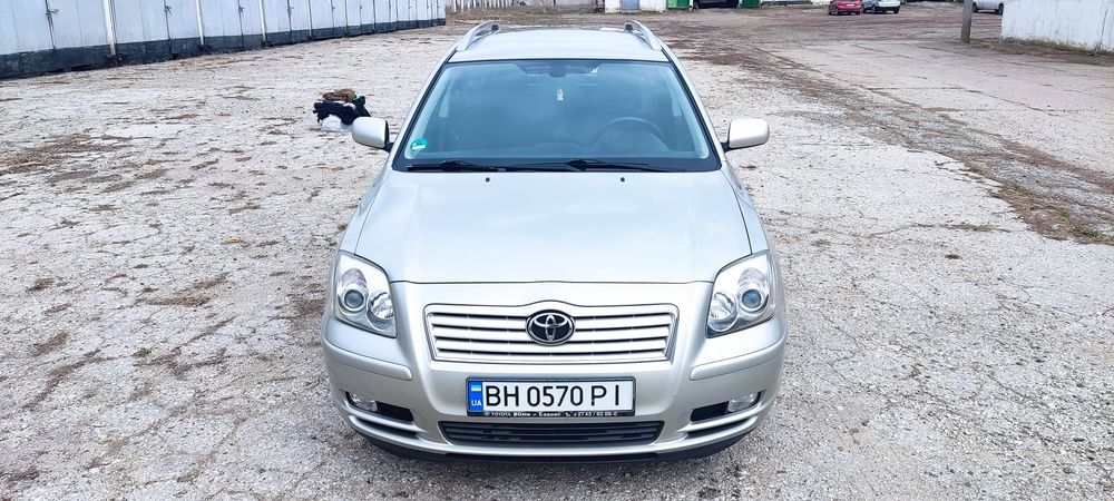 Тойота Авенсис 2.0 2004