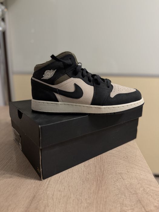 Air Jordan 1 mid se