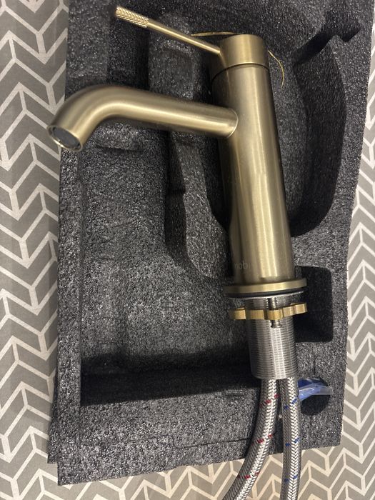 Nowa bateria umywalkowa Kran łazienkowy szczotkowane złoto Mosiądz